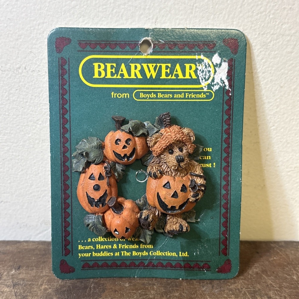 Boyds Bears Bearware " Arlo in the Pumpkin Wreath " pin NEW w/ origin packaging